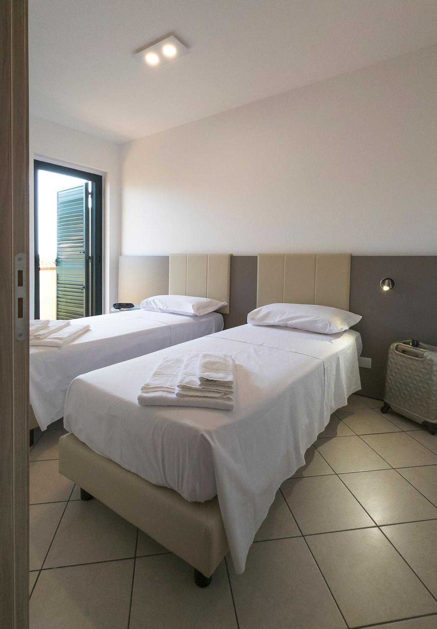 Capo dʼOrlando Magico Apartments - 450M Dalla Spiaggia מראה חיצוני תמונה